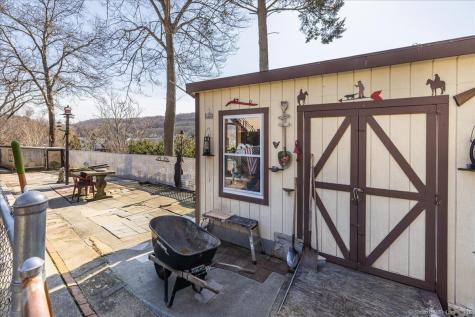 810 Roosevelt Drive Derby CT 06418