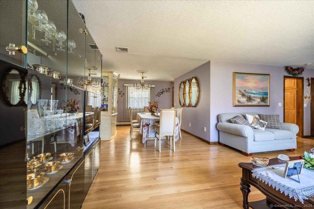 810 Roosevelt Drive Derby CT 06418