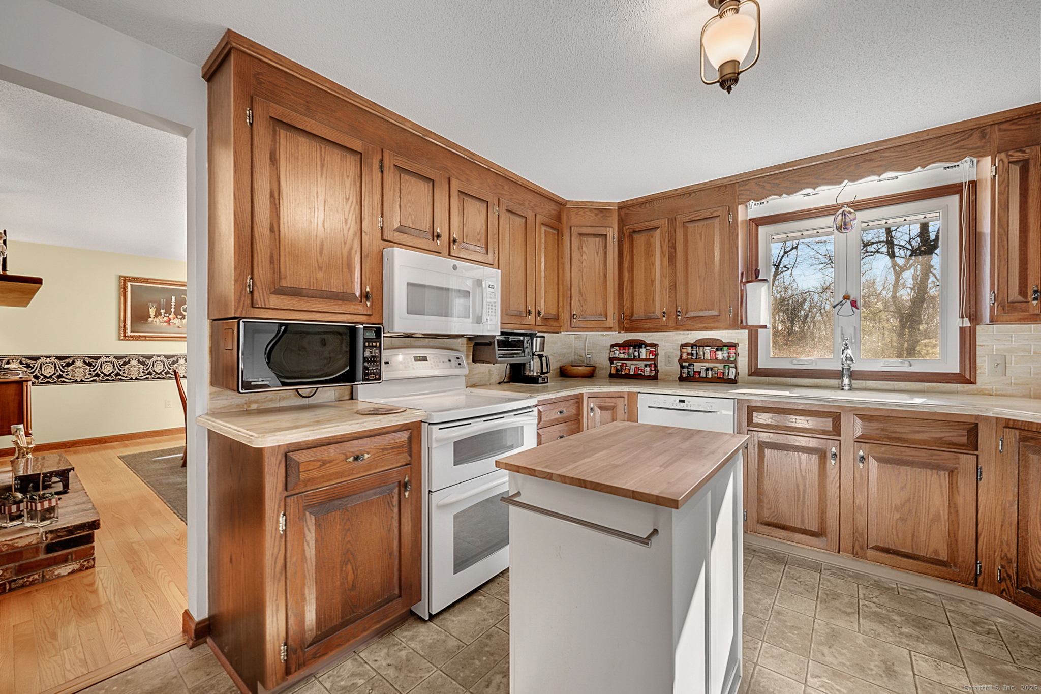 52 Wood Creek Road Burlington CT 06013