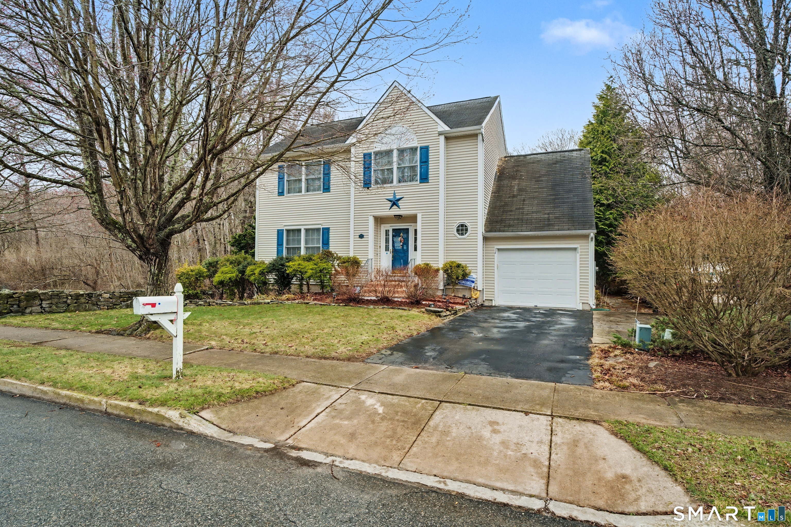 75 Heather Glen Lane Groton CT 06355