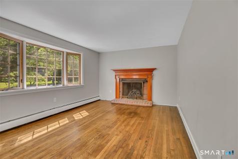 31 Piper Lane East Hartford CT 06118