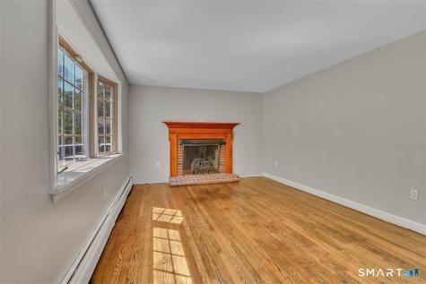 31 Piper Lane East Hartford CT 06118