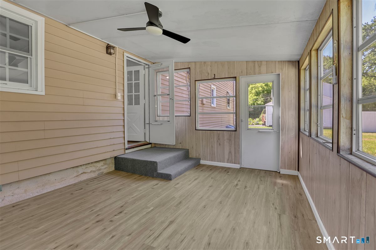 31 Piper Lane East Hartford CT 06118