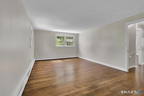 31 Piper Lane East Hartford CT 06118