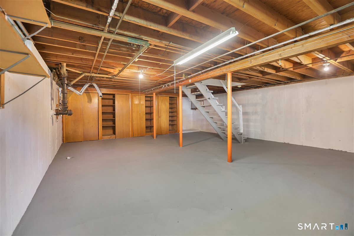 31 Piper Lane East Hartford CT 06118