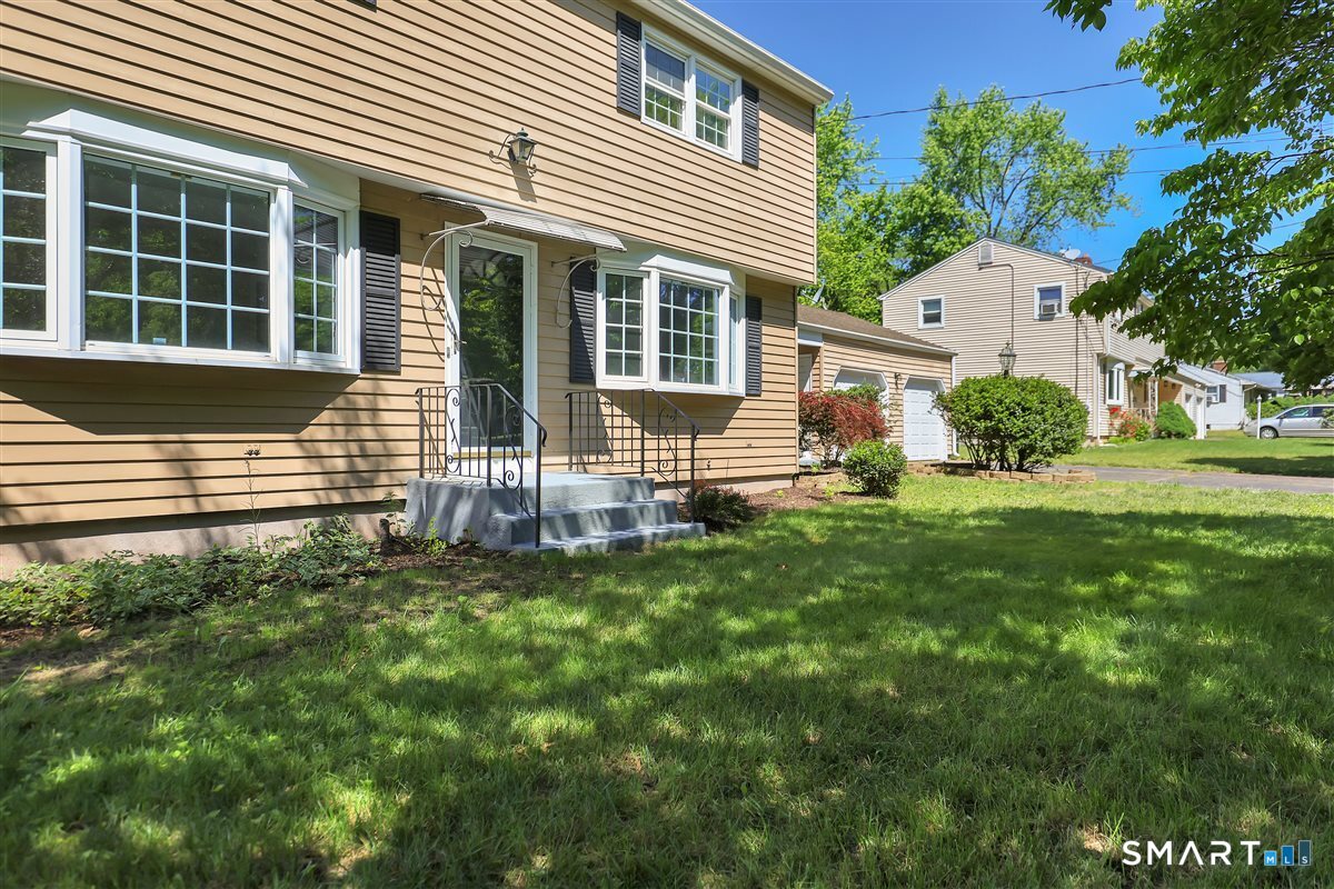 31 Piper Lane East Hartford CT 06118
