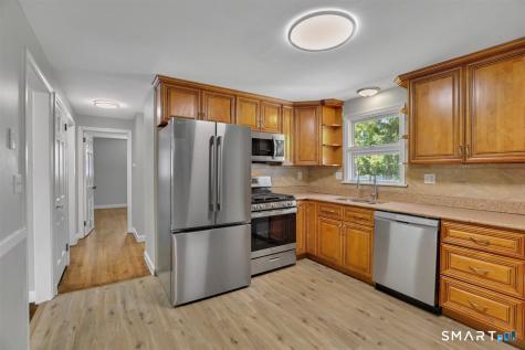 31 Piper Lane East Hartford CT 06118