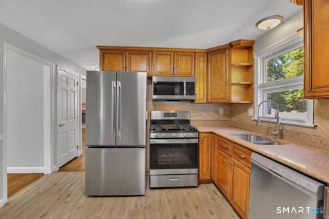 31 Piper Lane East Hartford CT 06118