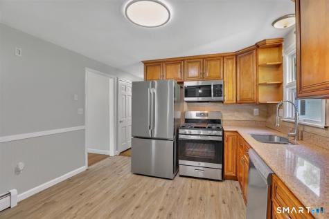 31 Piper Lane East Hartford CT 06118