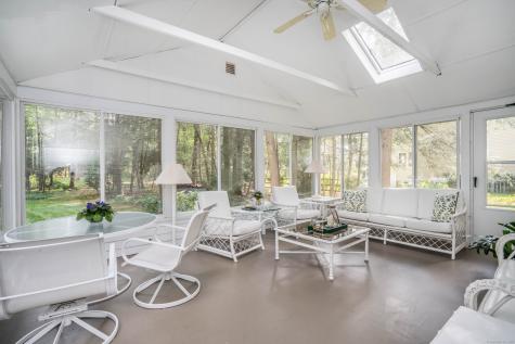 26 Winterset Lane Simsbury CT 06070