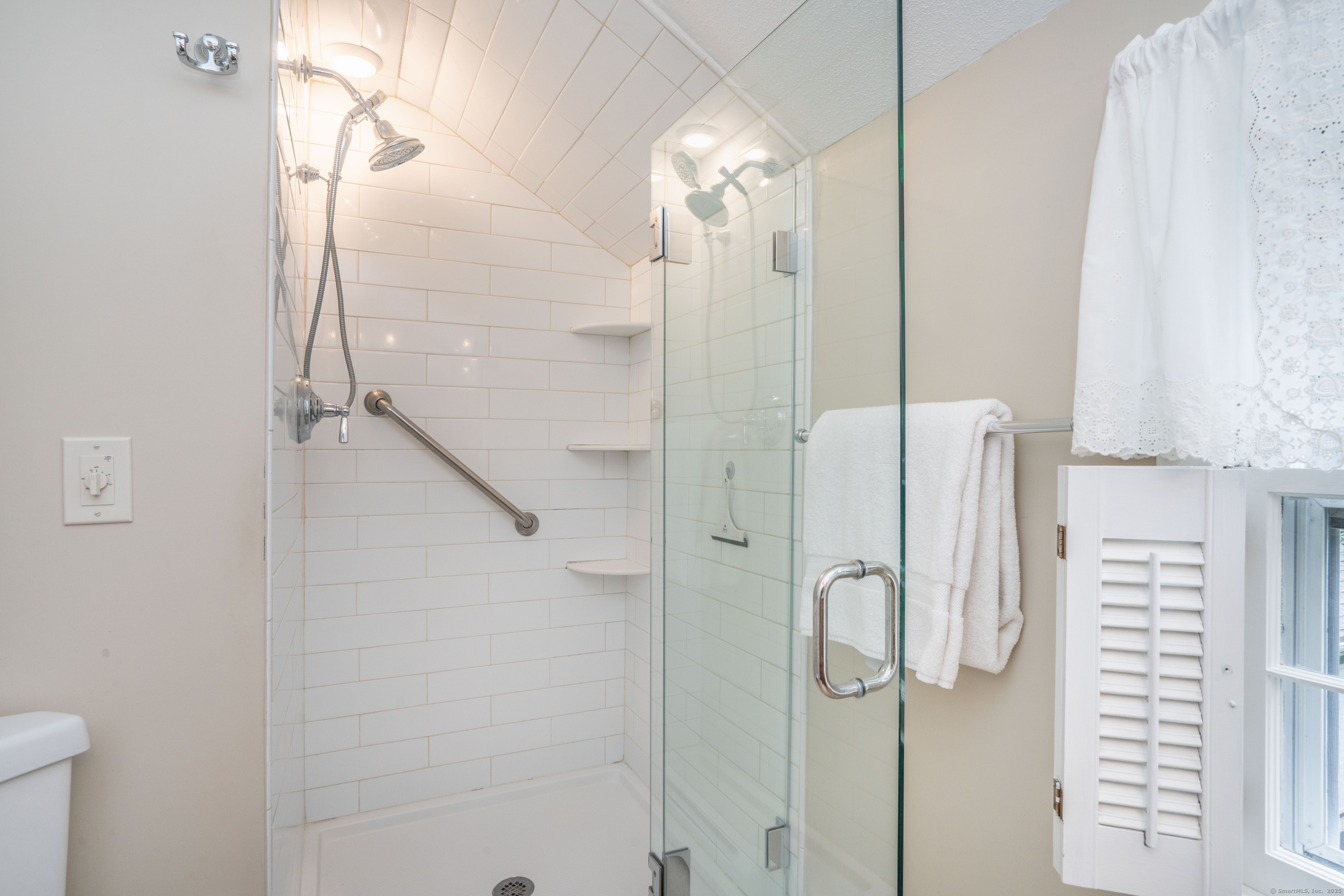 26 Winterset Lane Simsbury CT 06070