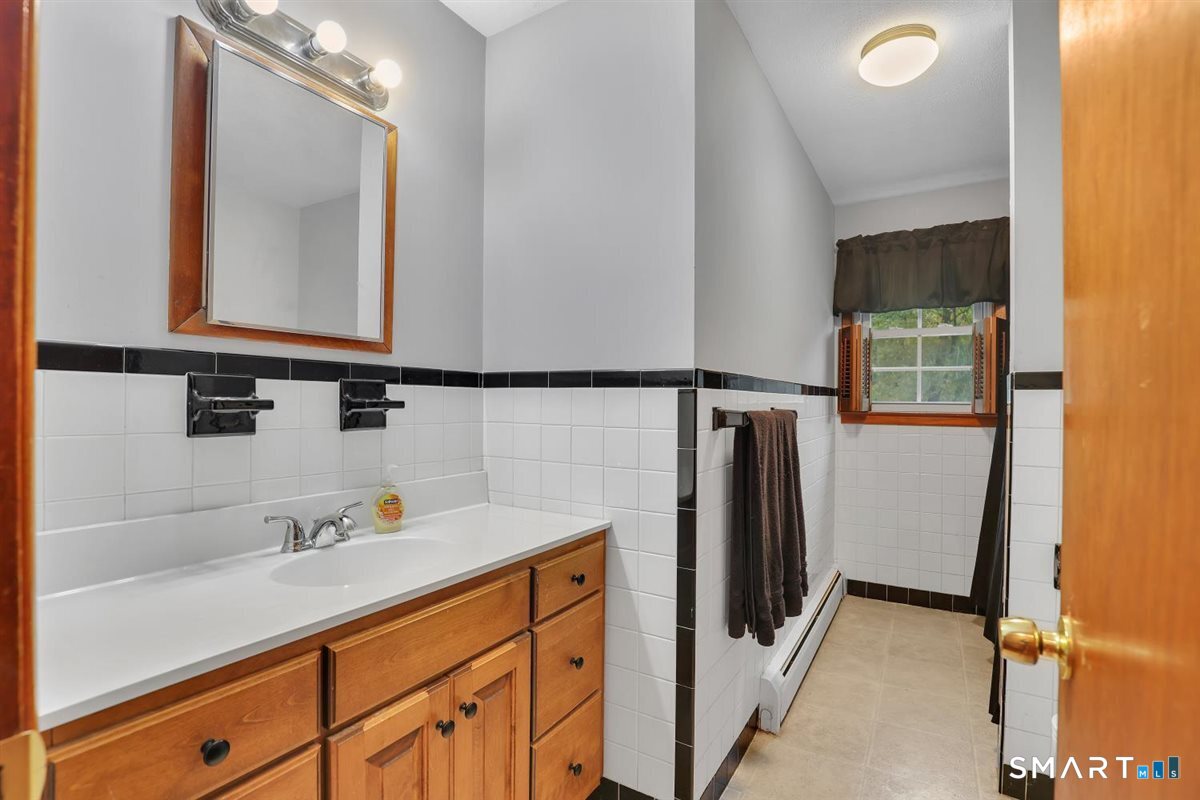 95 Manor Road Southington CT 06479