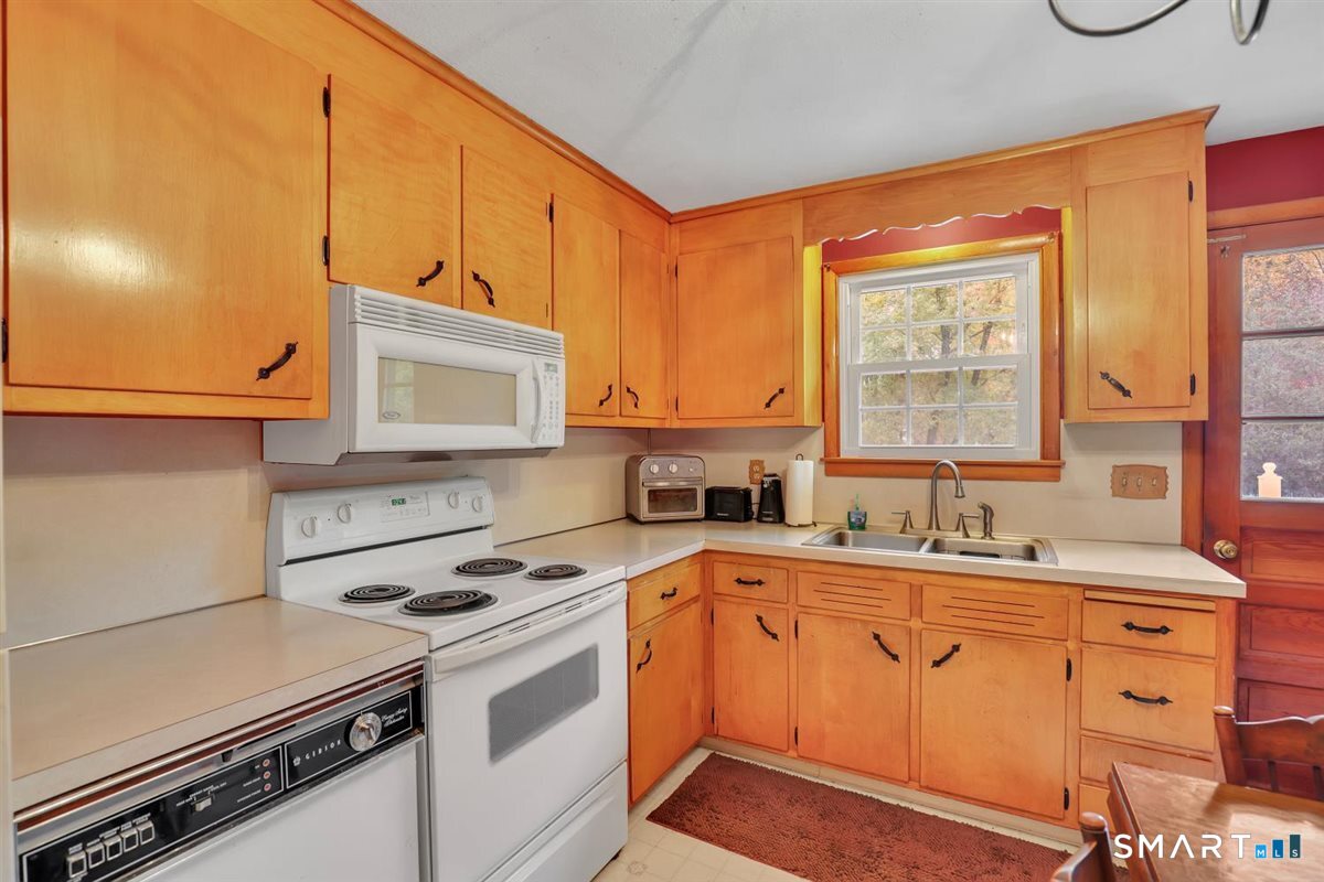 95 Manor Road Southington CT 06479