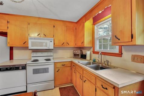 95 Manor Road Southington CT 06479