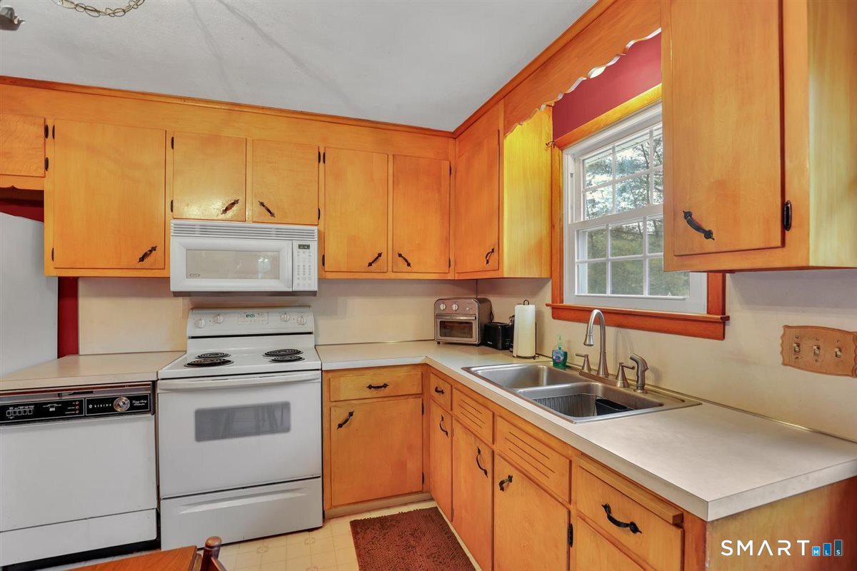 95 Manor Road Southington CT 06479