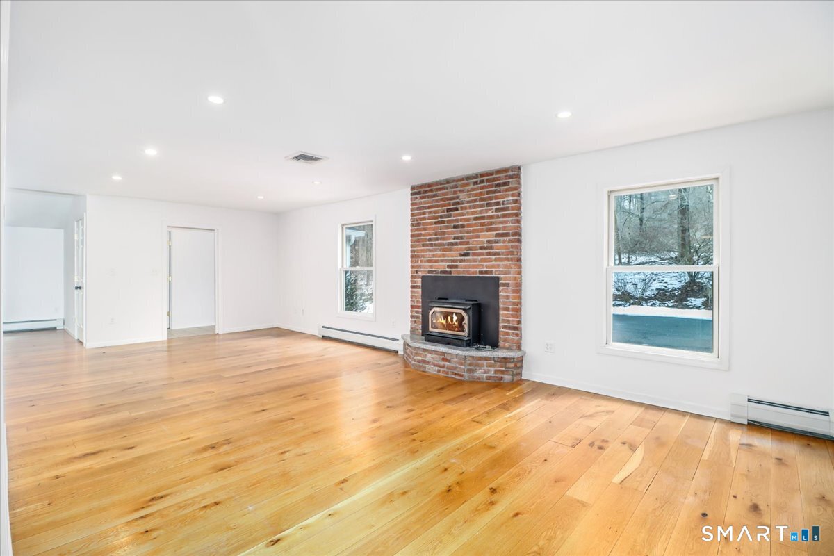 6 Westwood Terrace Newtown CT 06470