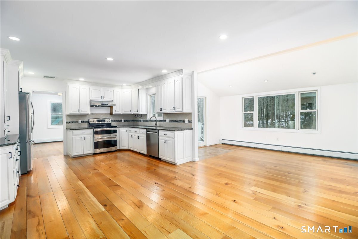 6 Westwood Terrace Newtown CT 06470