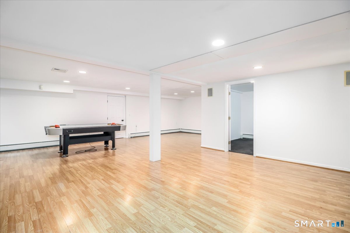 6 Westwood Terrace Newtown CT 06470