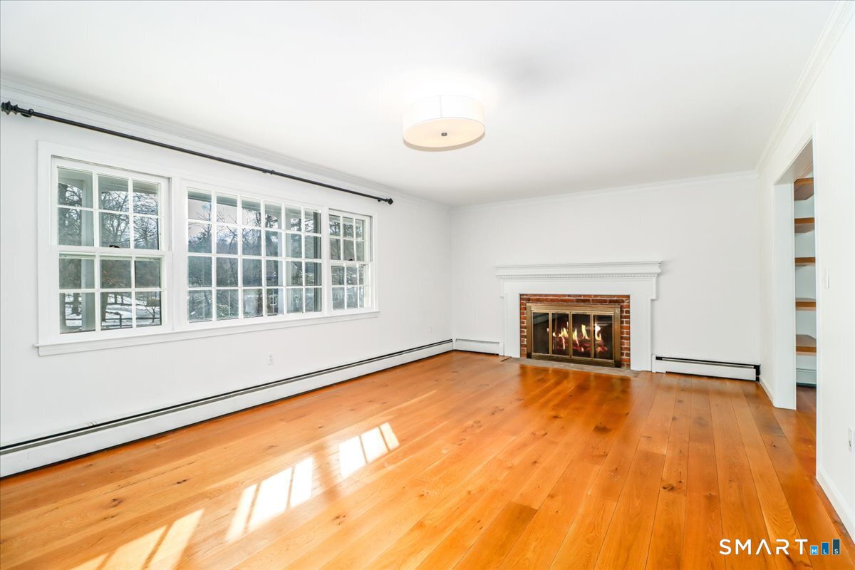 6 Westwood Terrace Newtown CT 06470