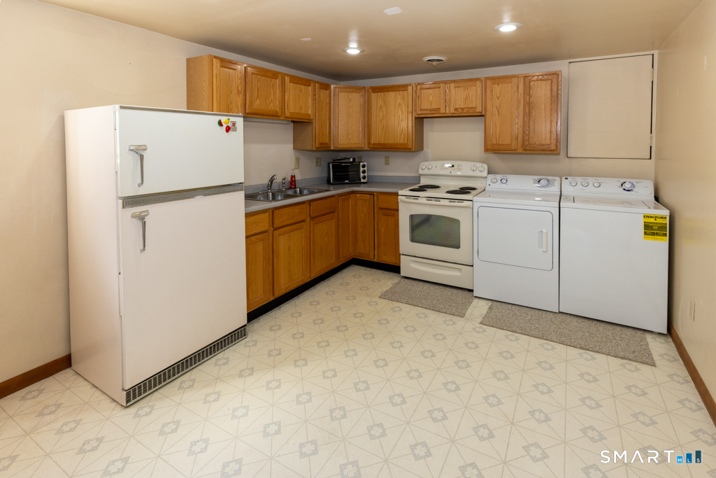 32 Cedar Lane Montville CT 06382