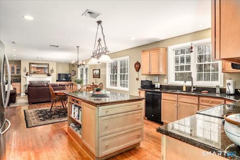 10 Ironwood Drive Newtown CT 06482