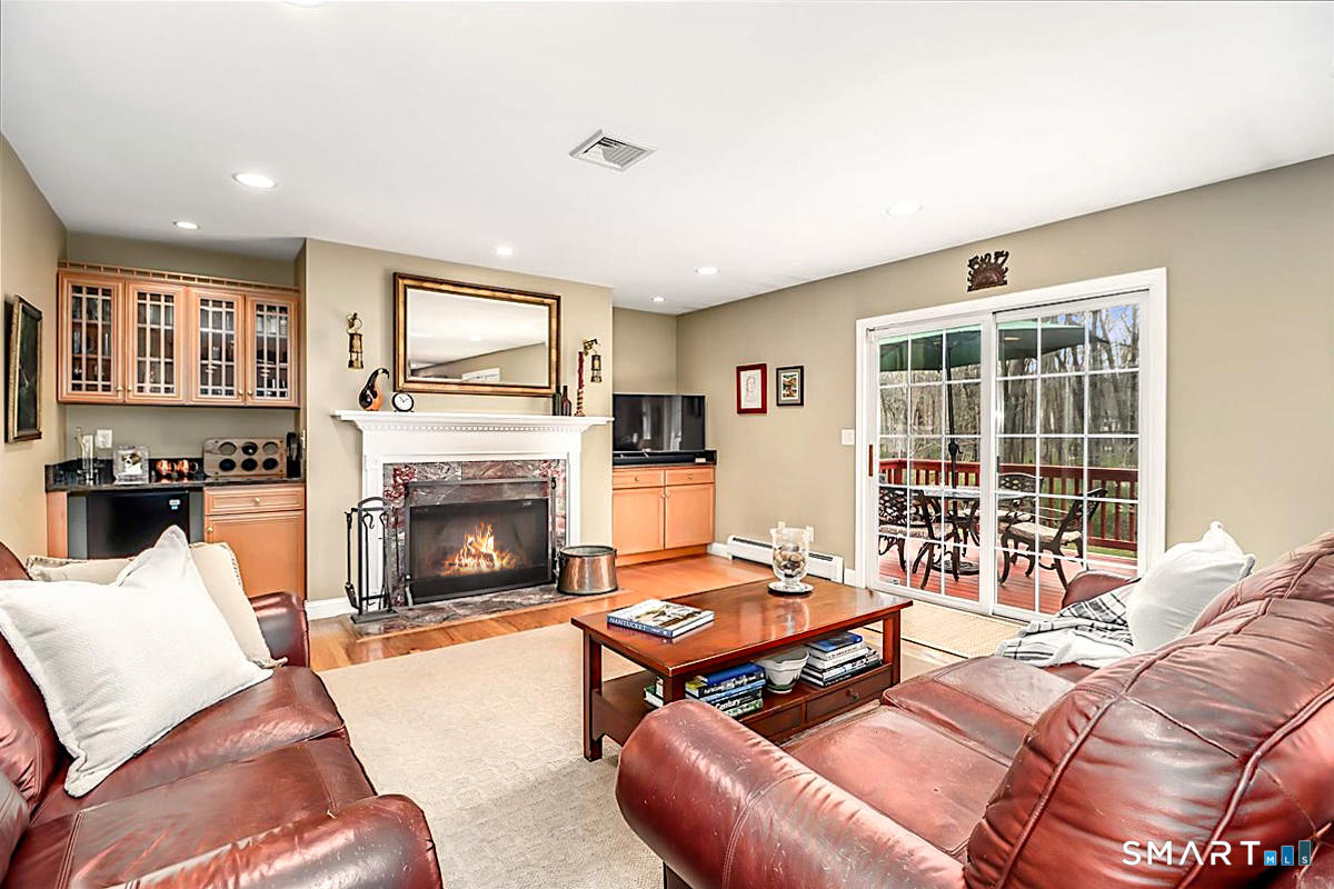 10 Ironwood Drive Newtown CT 06482