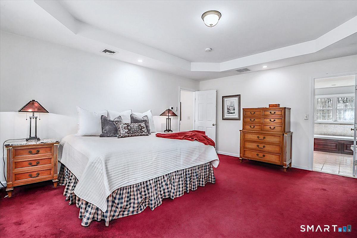 10 Ironwood Drive Newtown CT 06482