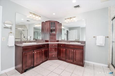 10 Ironwood Drive Newtown CT 06482