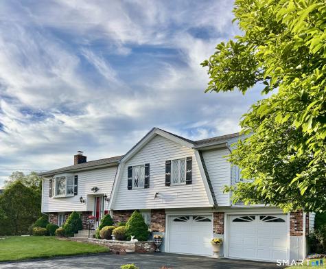 15 Bridle Path Lane West Haven CT 06516