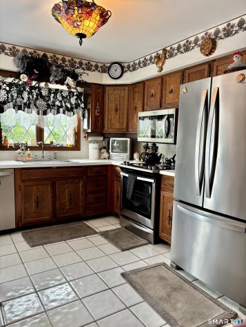 15 Bridle Path Lane West Haven CT 06516