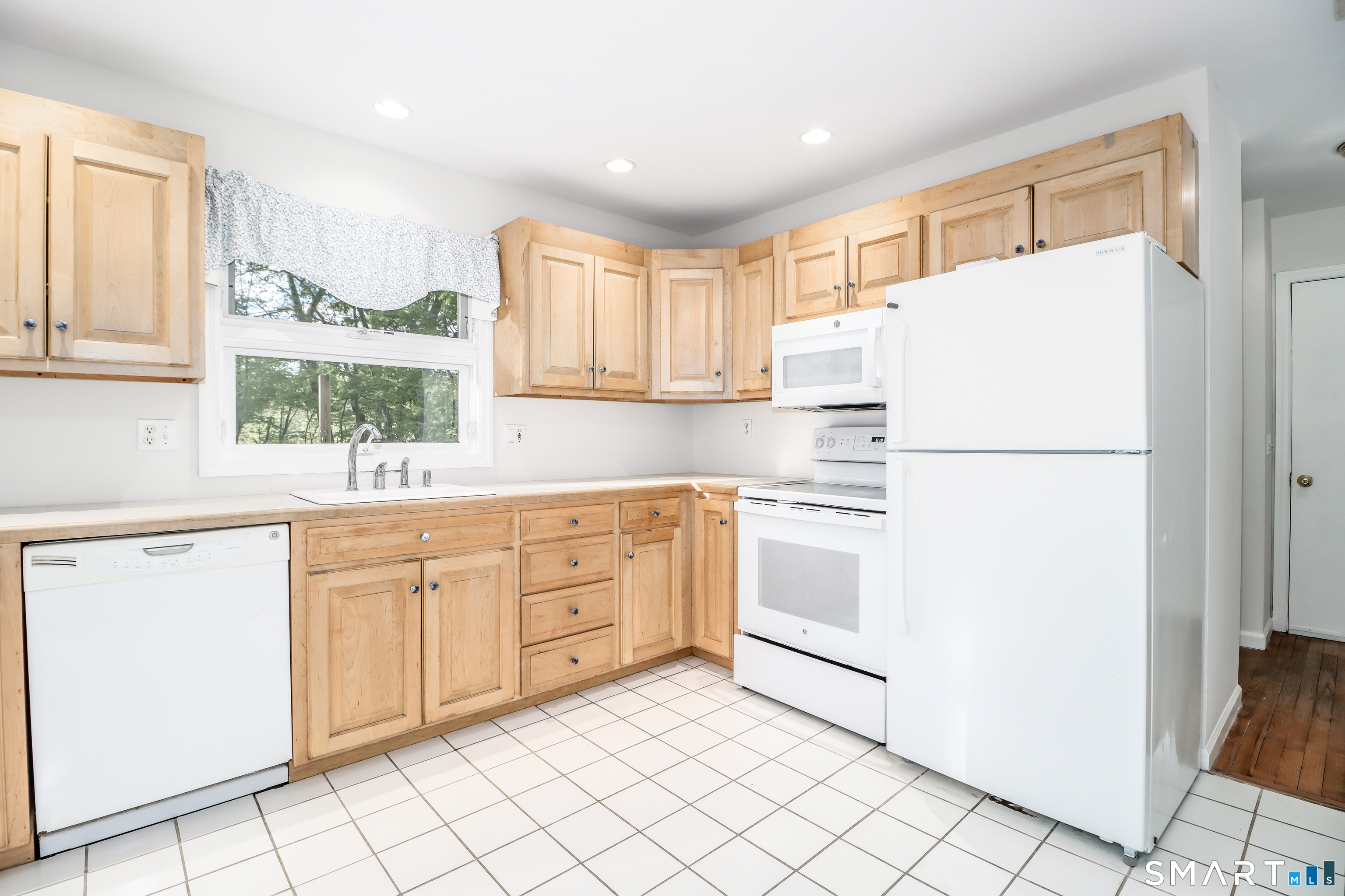 6 Barker Drive Newtown CT 06482