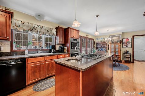 16 Jonathan Drive Roxbury CT 06783