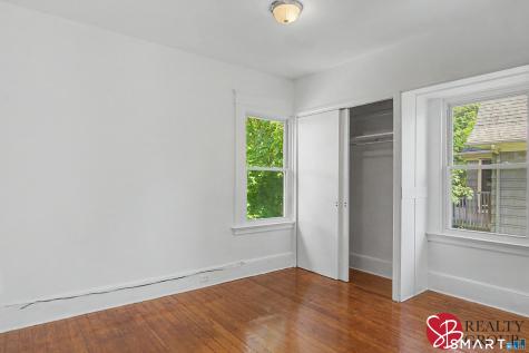 31 Smith Street West Haven CT 06516