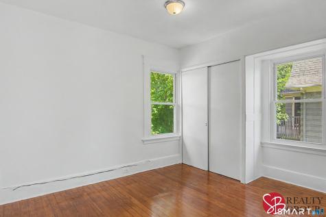 31 Smith Street West Haven CT 06516