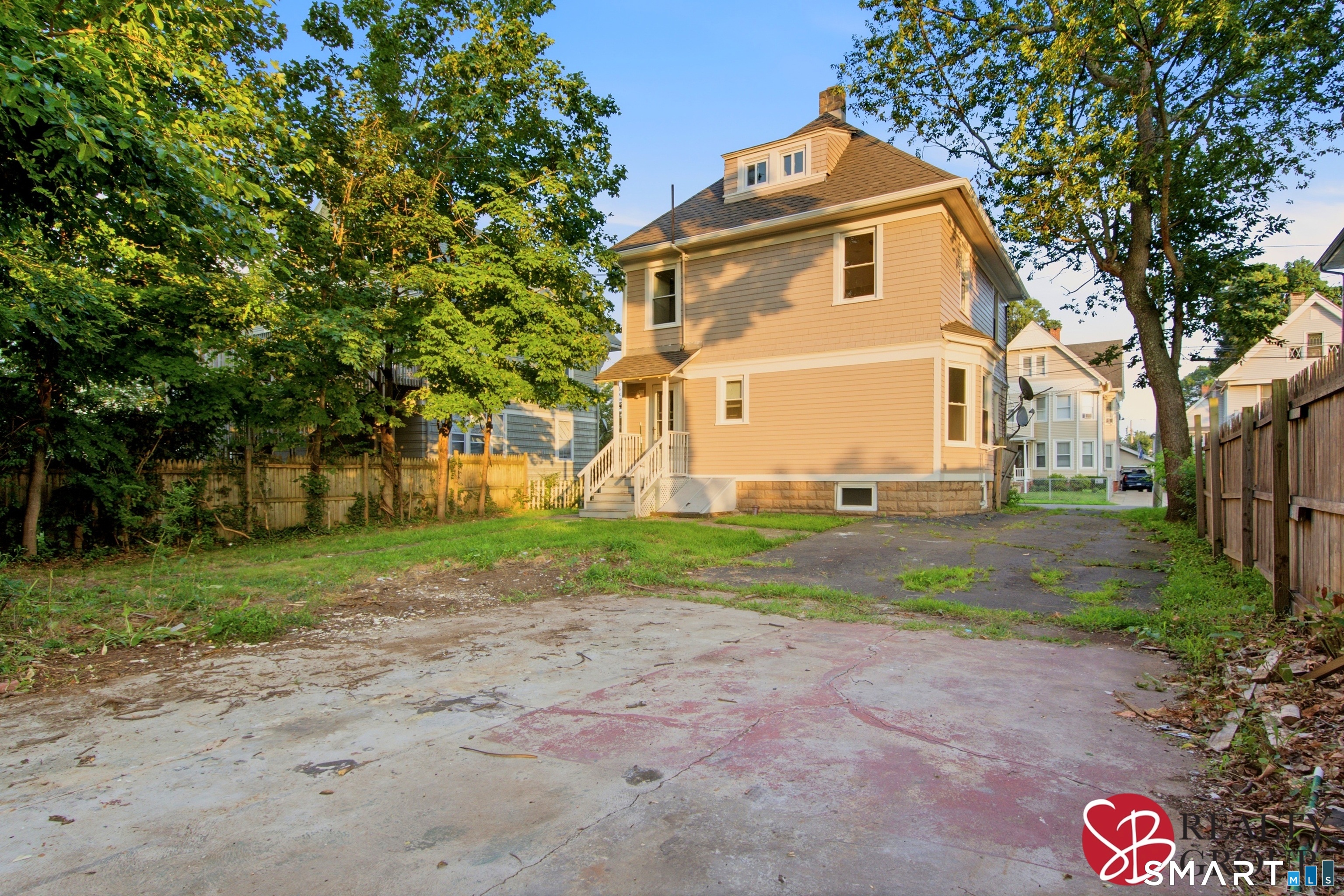 31 Smith Street West Haven CT 06516