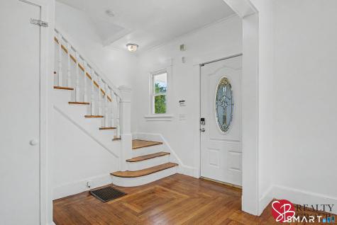 31 Smith Street West Haven CT 06516