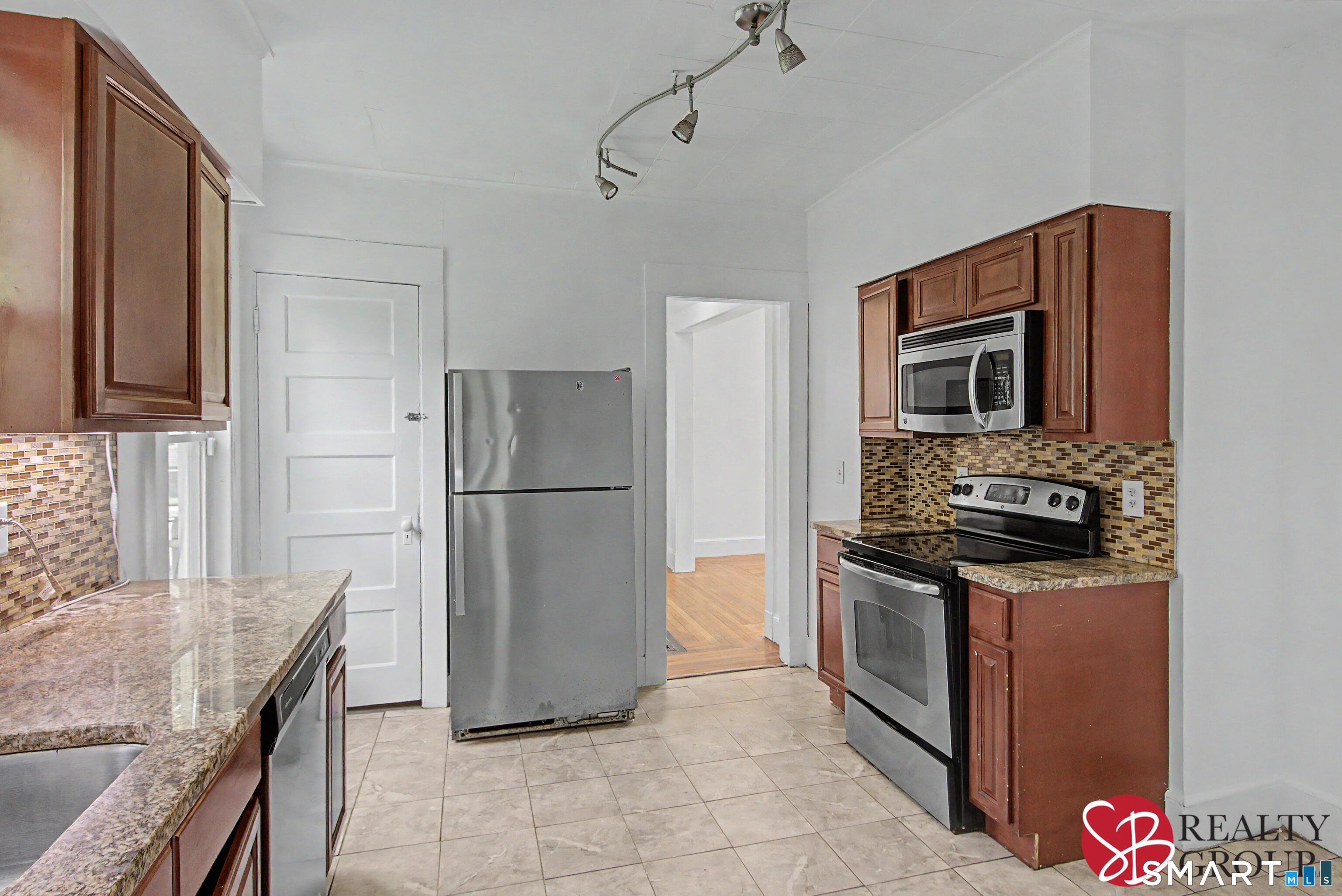 31 Smith Street West Haven CT 06516