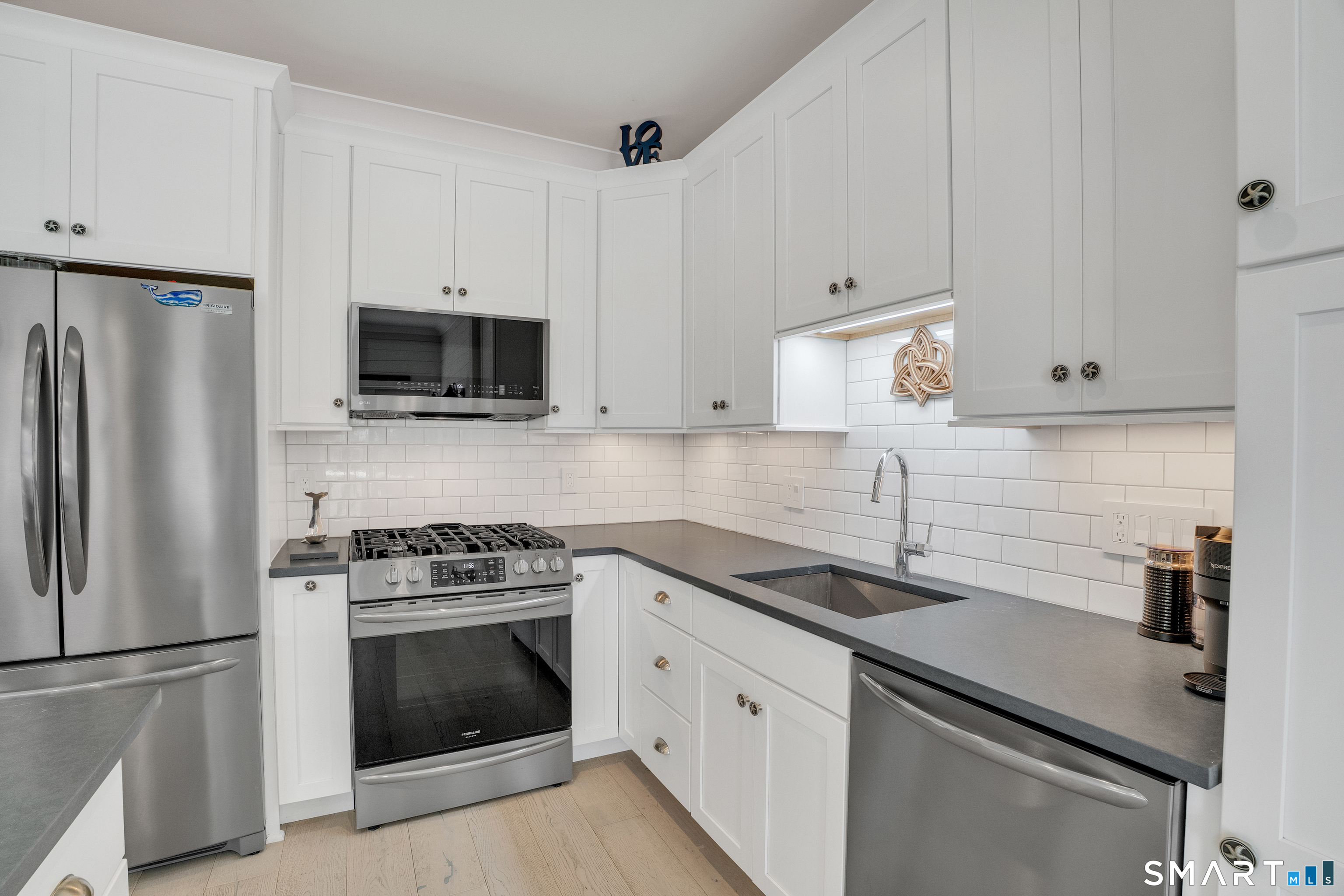 27 Jerome Road New London CT 06320