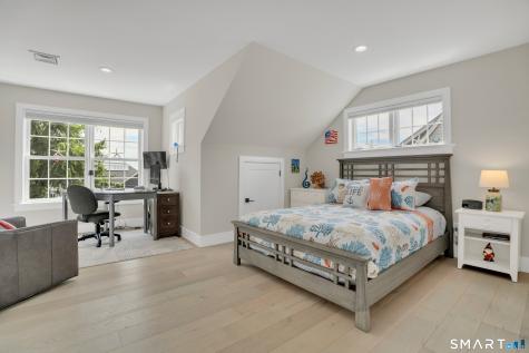 27 Jerome Road New London CT 06320