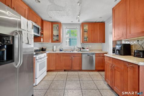 214 Pine Street Waterbury CT 06710
