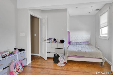 214 Pine Street Waterbury CT 06710