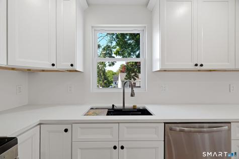 17 Fifth Avenue Waterford CT 06385