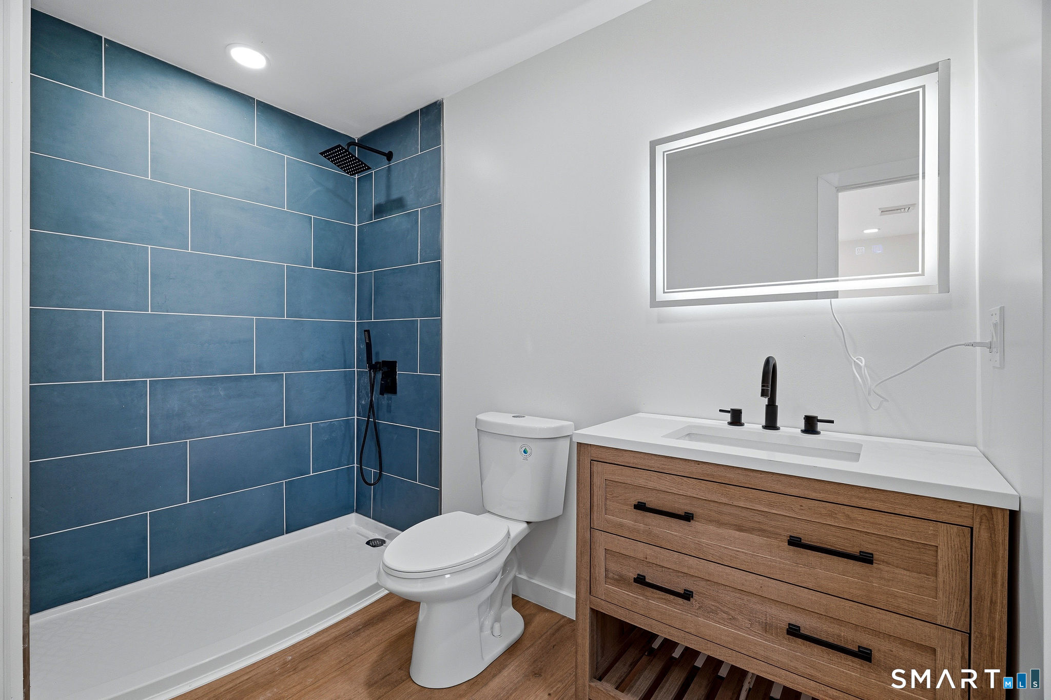 17 Fifth Avenue Waterford CT 06385