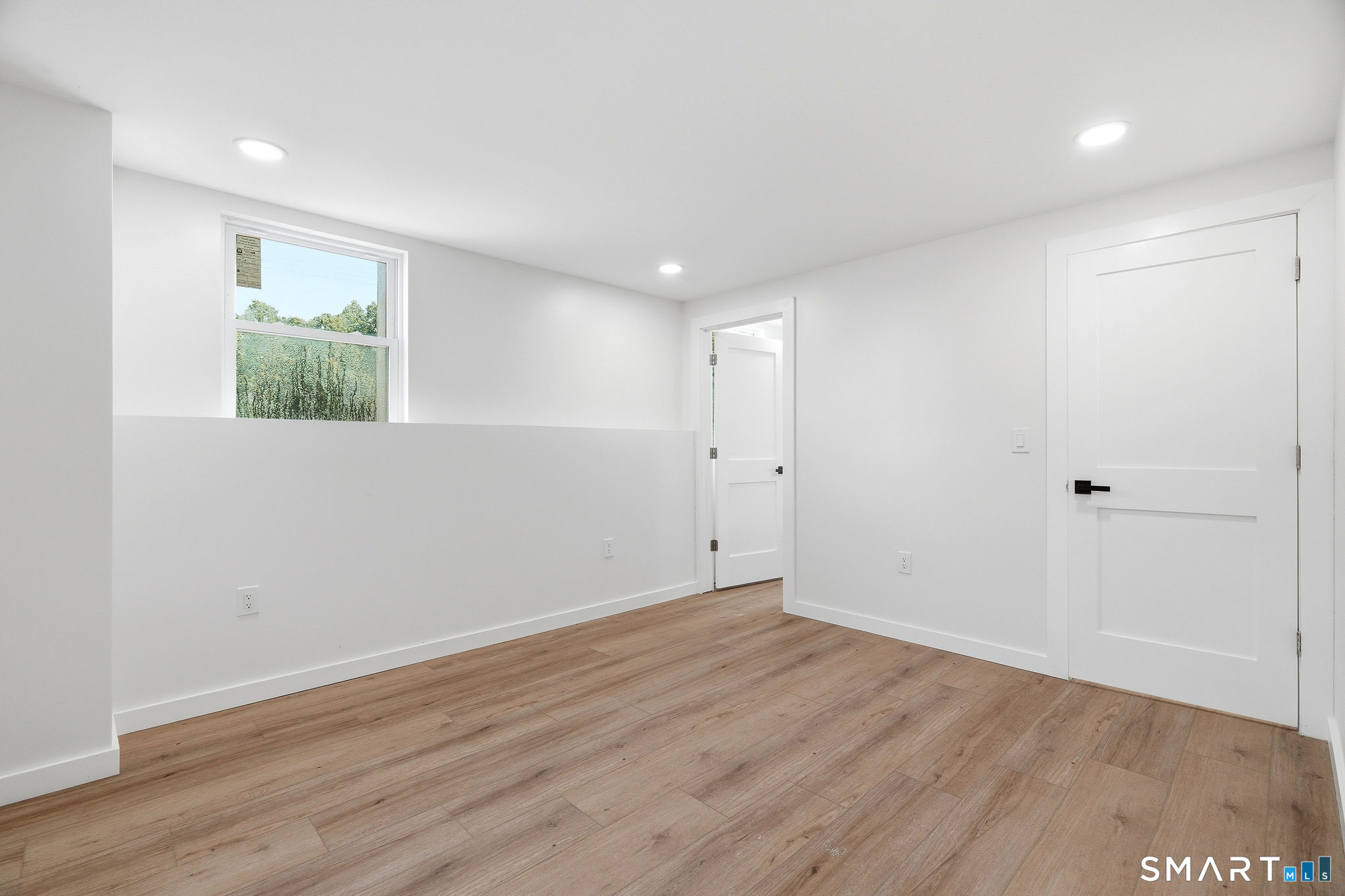 17 Fifth Avenue Waterford CT 06385