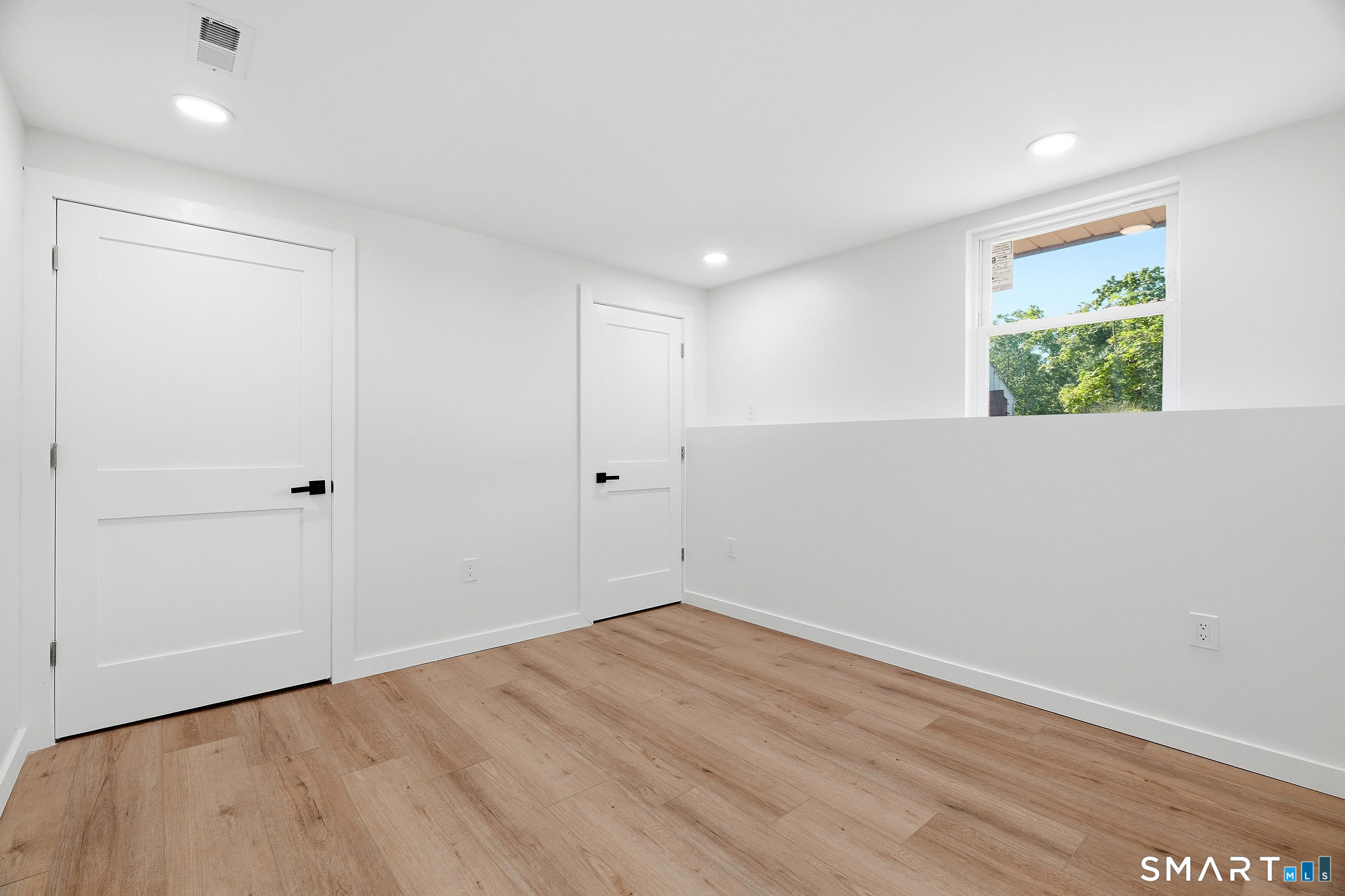 17 Fifth Avenue Waterford CT 06385