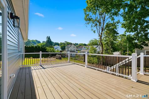17 Fifth Avenue Waterford CT 06385