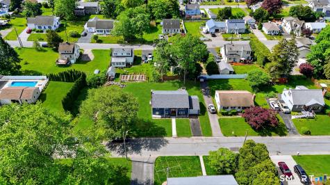 17 Fifth Avenue Waterford CT 06385