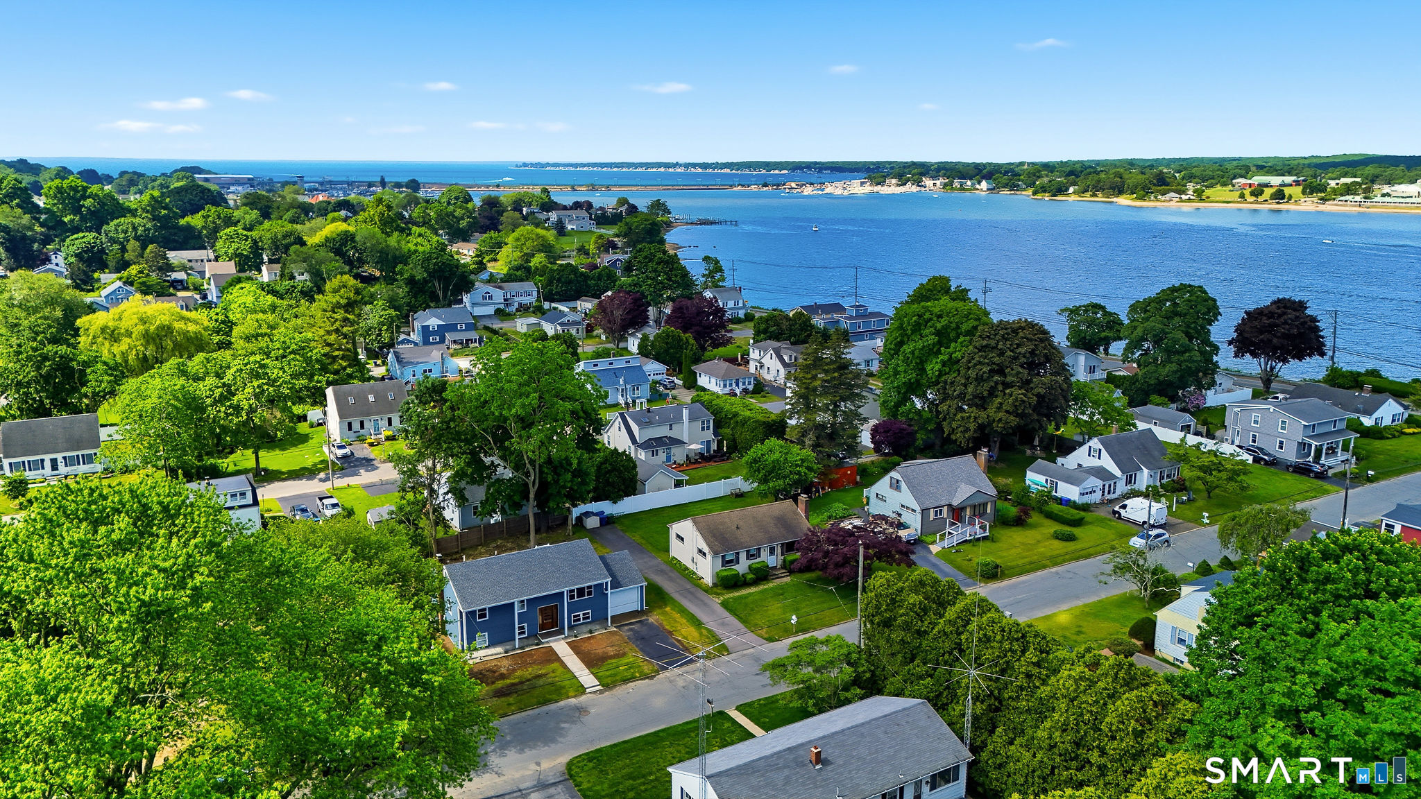 17 Fifth Avenue Waterford CT 06385