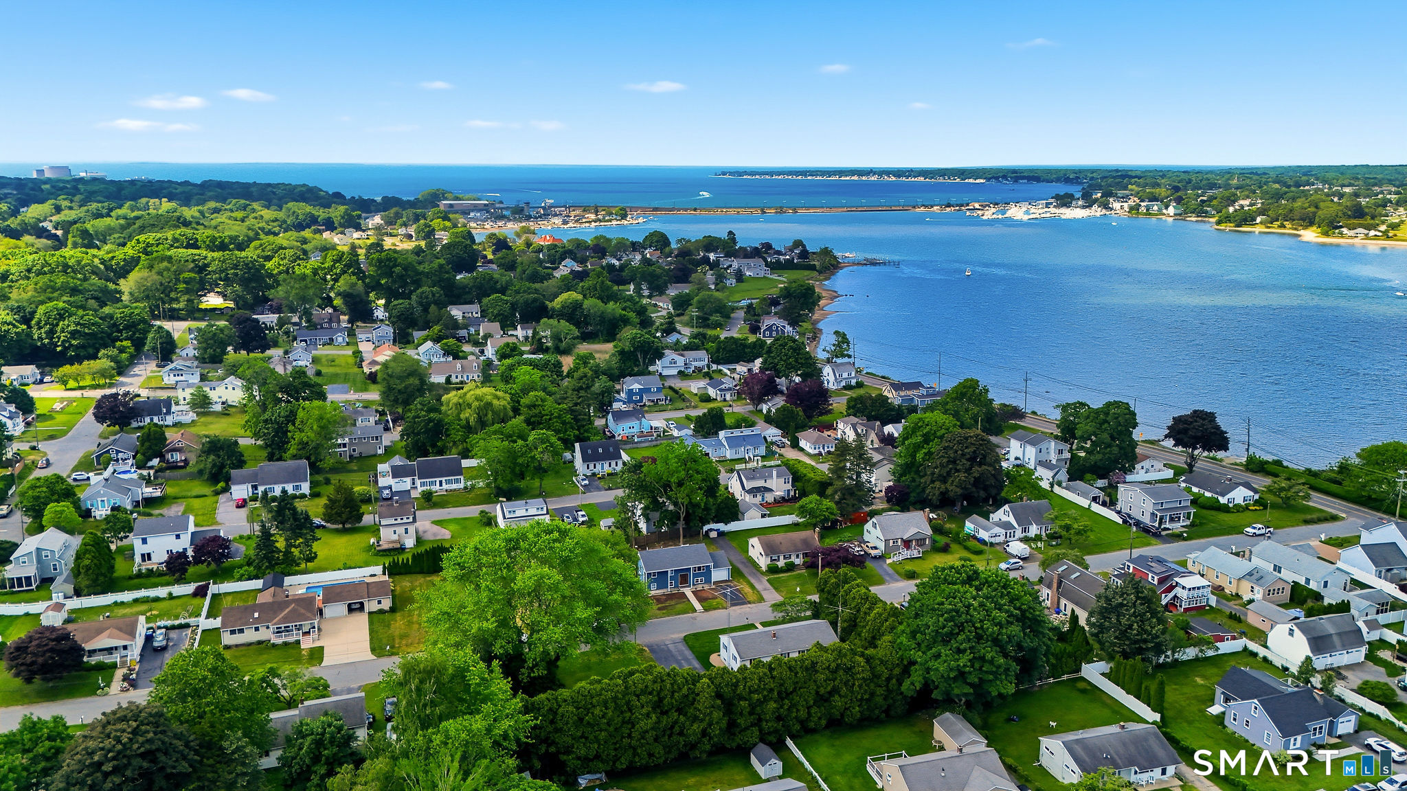 17 Fifth Avenue Waterford CT 06385