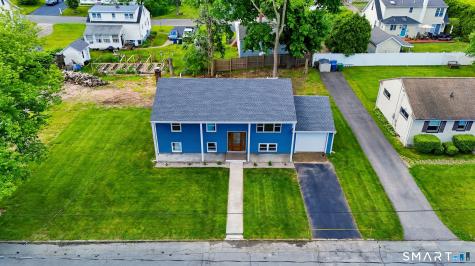 17 Fifth Avenue Waterford CT 06385